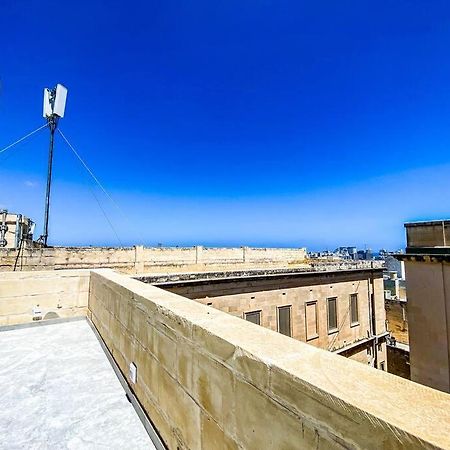 Designer Duplex Penthouse In Floriana Apartment Екстериор снимка