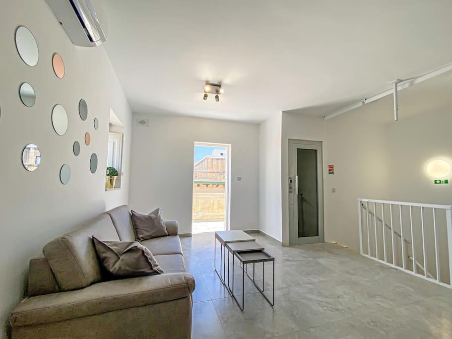 Designer Duplex Penthouse In Floriana Apartment Екстериор снимка