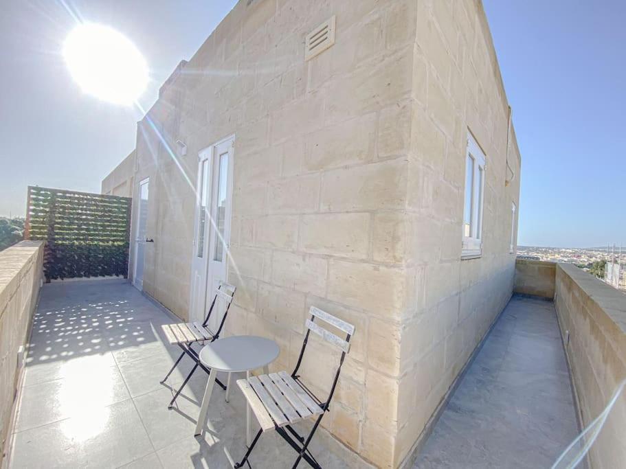 Designer Duplex Penthouse In Floriana Apartment Екстериор снимка